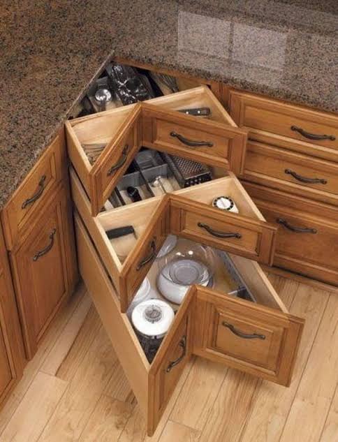 Corner base cabinet